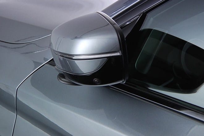 Side mirror damage detection with Inspektlabs AI